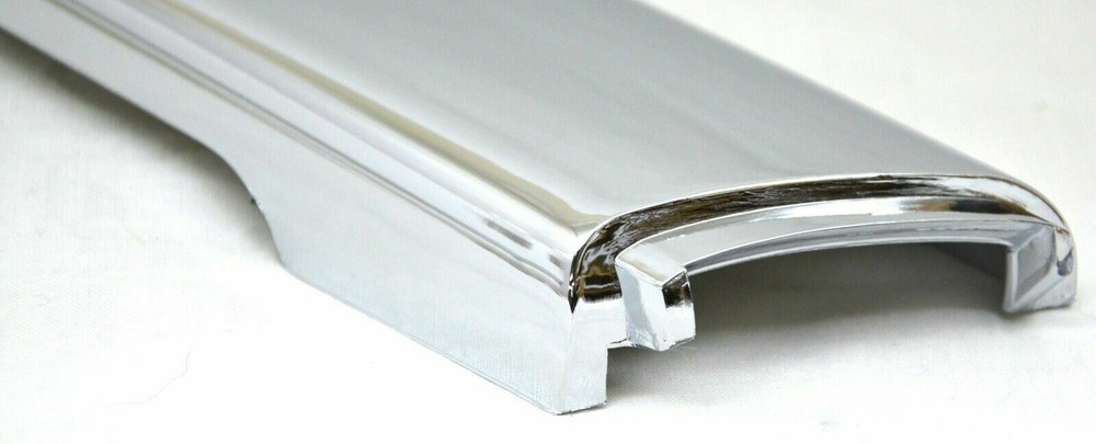 door panel trim interior passenger's side chrome plastic 2015+ Kenworth T680