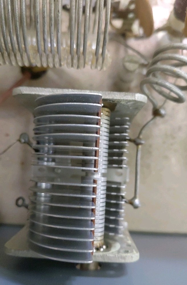 Hallicrafters HT-40 Plate tuning