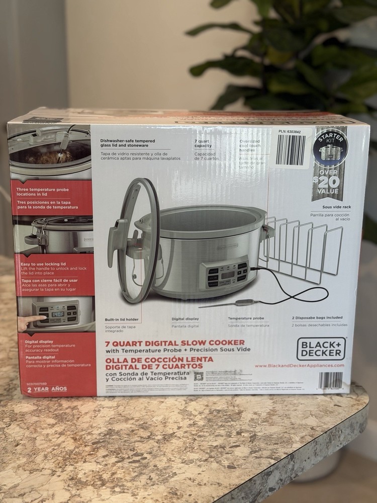 Black & Decker 7-Quart Digital Temperature Probe Slow Cooker (SCD7007SSD).