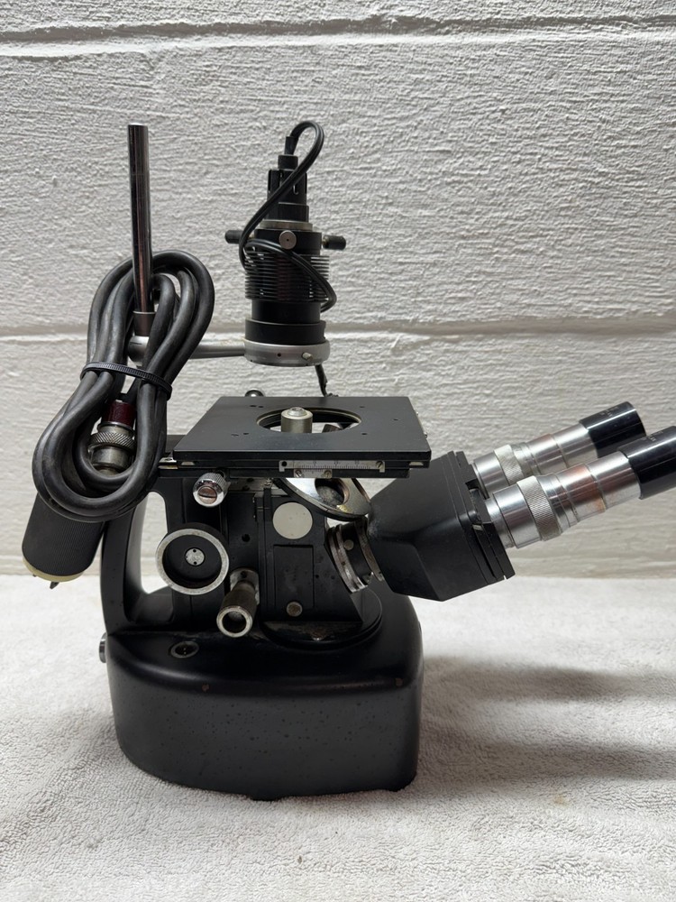 UNITRON MEC-3519 MICROSCOPE UNKNOWN IF WORKING. NICE CLEAN CONDITION!!