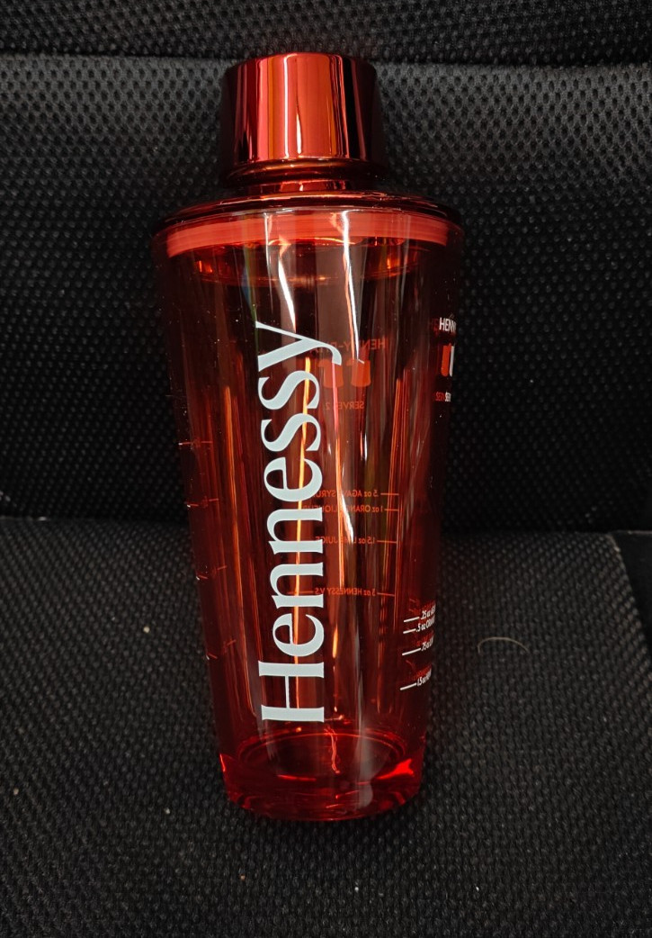 Hennessy Shaker Red