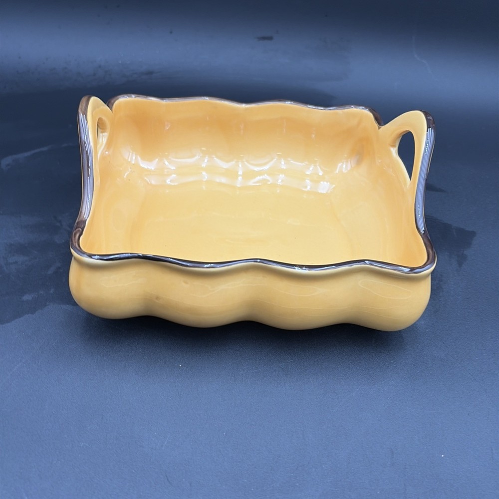 LTD Commodities 3- Piece Scalloped Ceramic Nesting Bakeware Set-Red,Green&Yellow