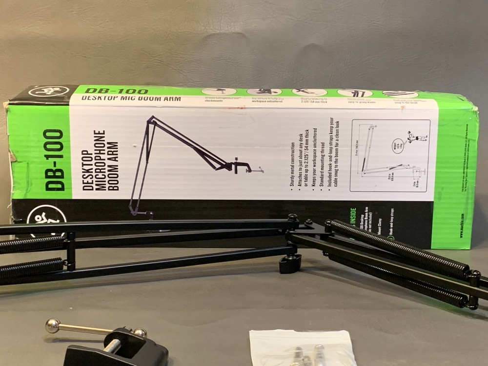 Mackie DB-100 Desktop Microphone Boom Arm