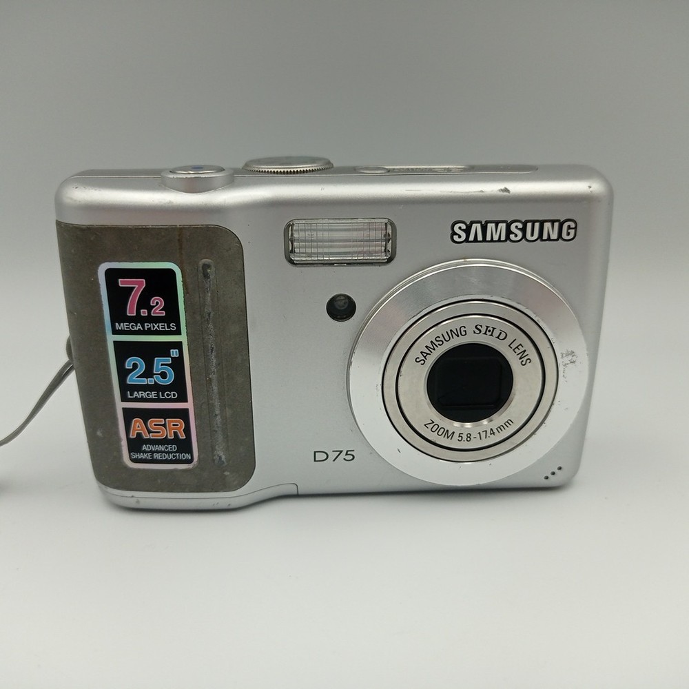 Samsung Digimax D75 7.2MP Compact Digital Camera Silver - Powers Off Randomly