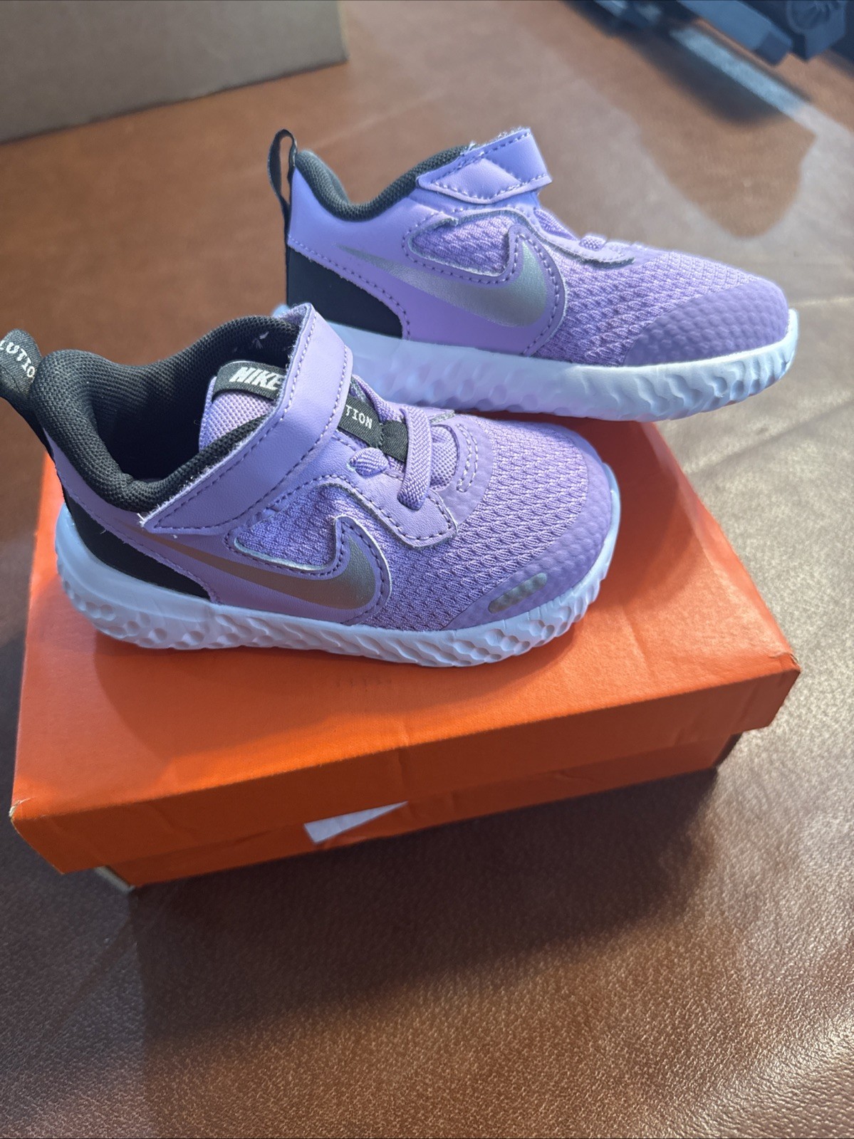 Nike Revolution 5 (TDV) “Lilac/Metallic Silver” - US 6c - BQ5673 509