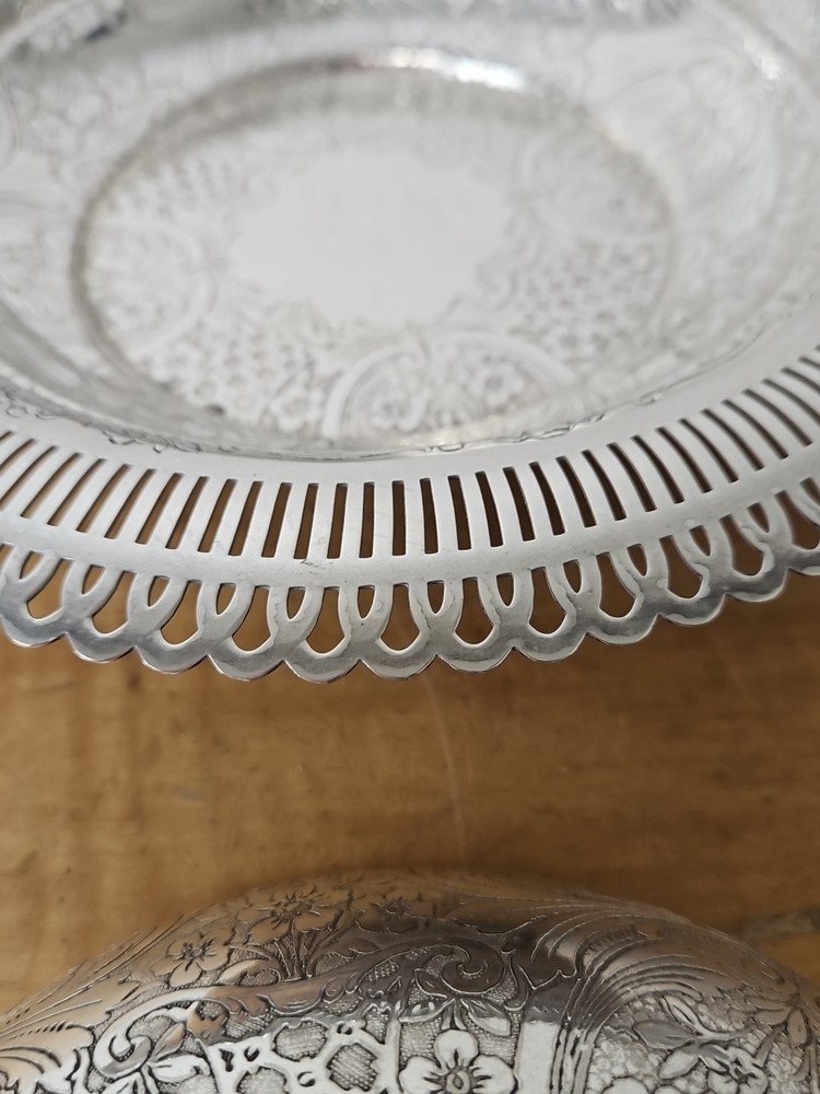 W.B. Mfg Co. Silverplate Lidded and Footed Bowl Pierced Openwork 10"