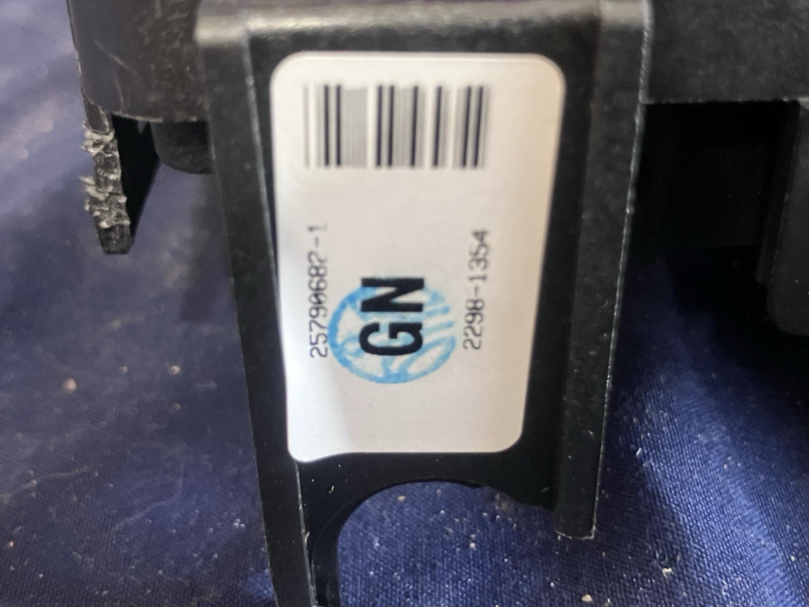 2007 TRAILBLAZER SS ENVOY DENALI RAINIER 6.0L 5.3L FUSE BOX 25790682-1 REBUILT