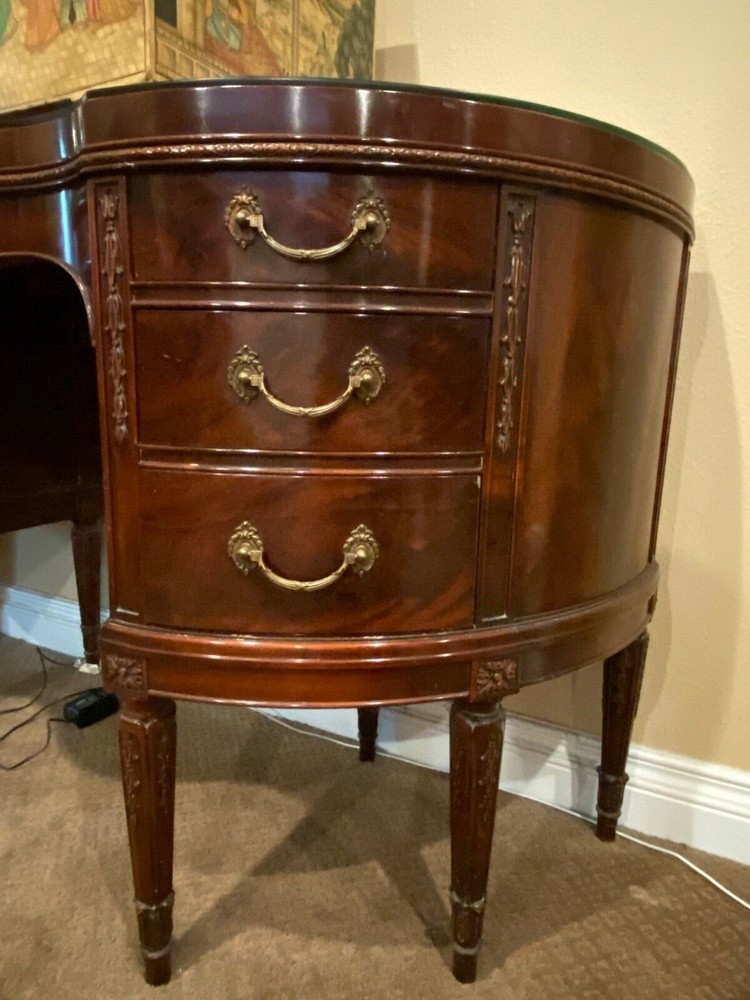 Early 1900s Ladies Vanity