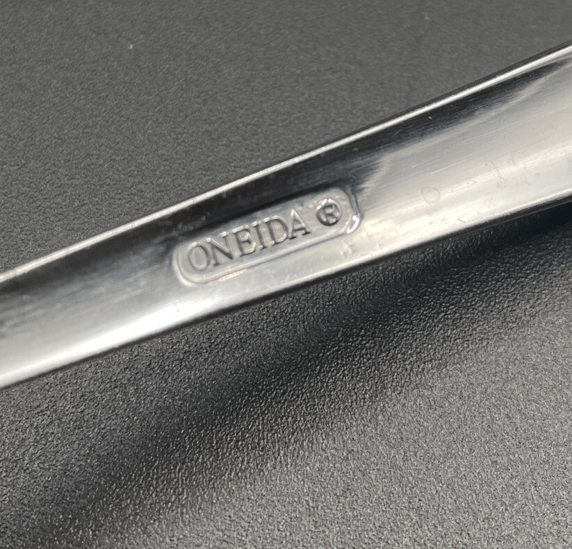 Oneida Stainless Madeline Flatware Service For 4, Modern Solid ~ Nice!