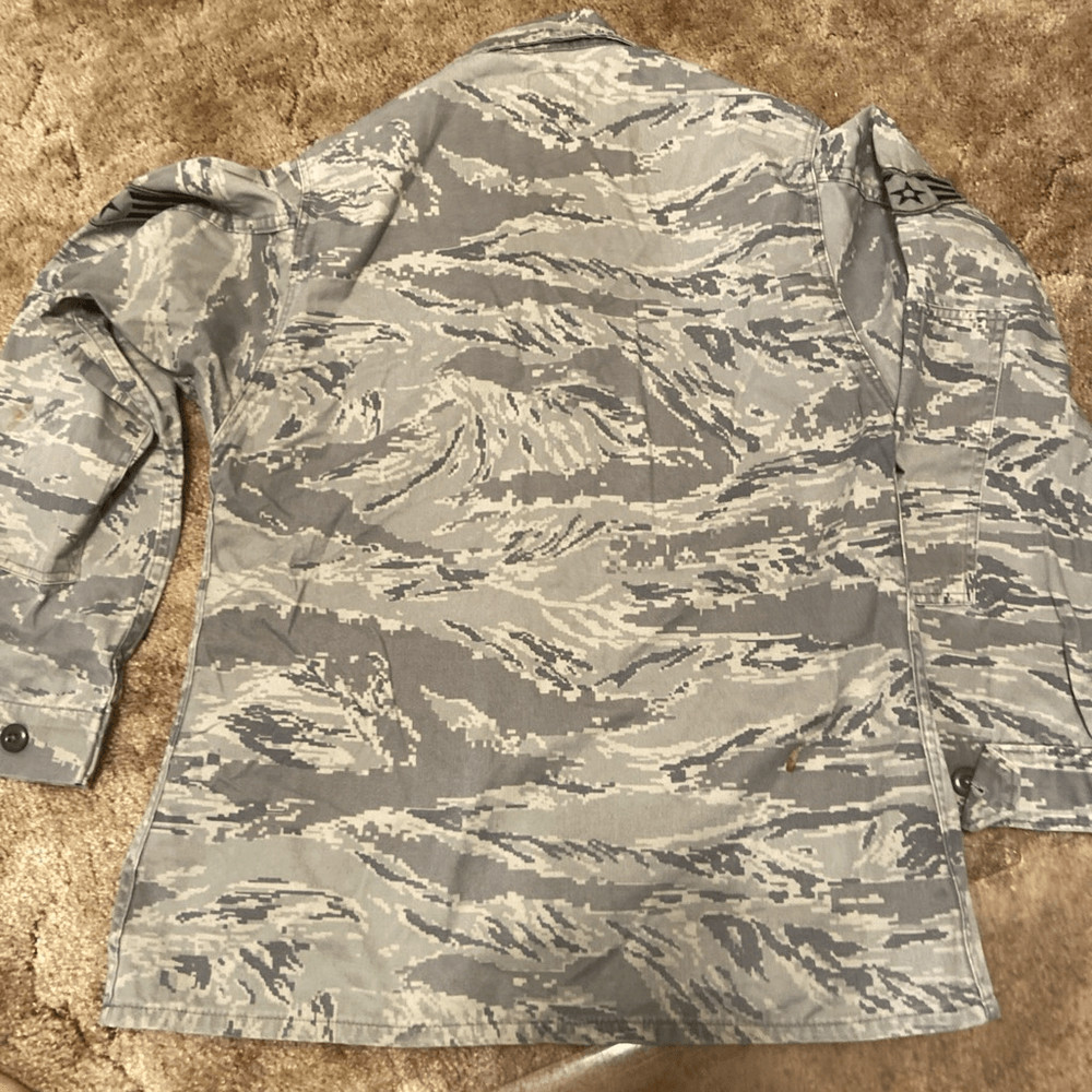 BDU camouflage top's size 36small