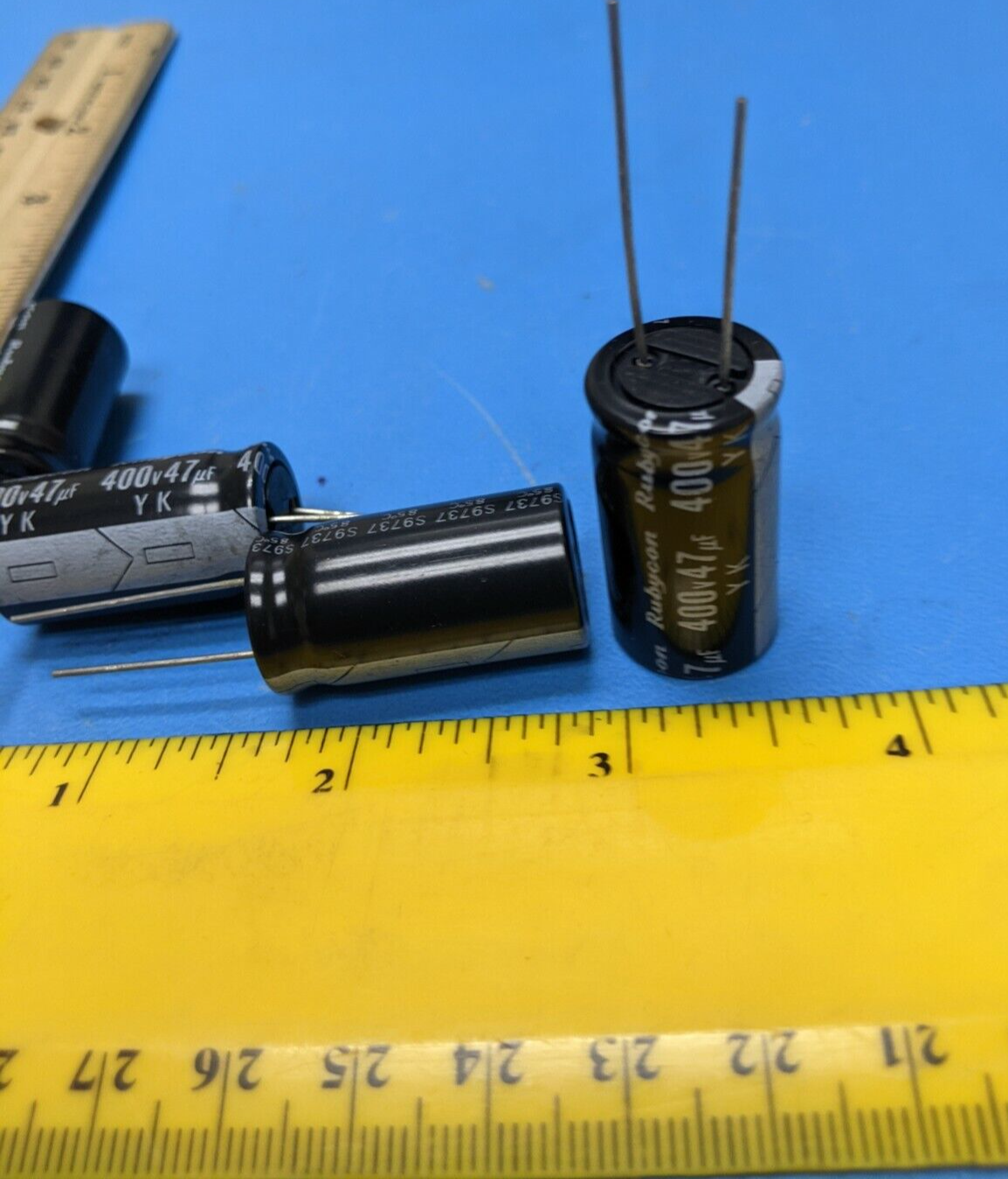 100 PCS Capacitor 47uF/47mF , 400V Electrolytic Radial Rubycon RS-118, 400KY47M