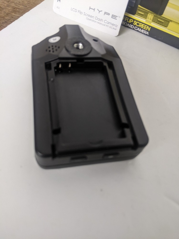 HYPE LCD flip screen dashboard camera 720 p. LCD Screen 2.4"