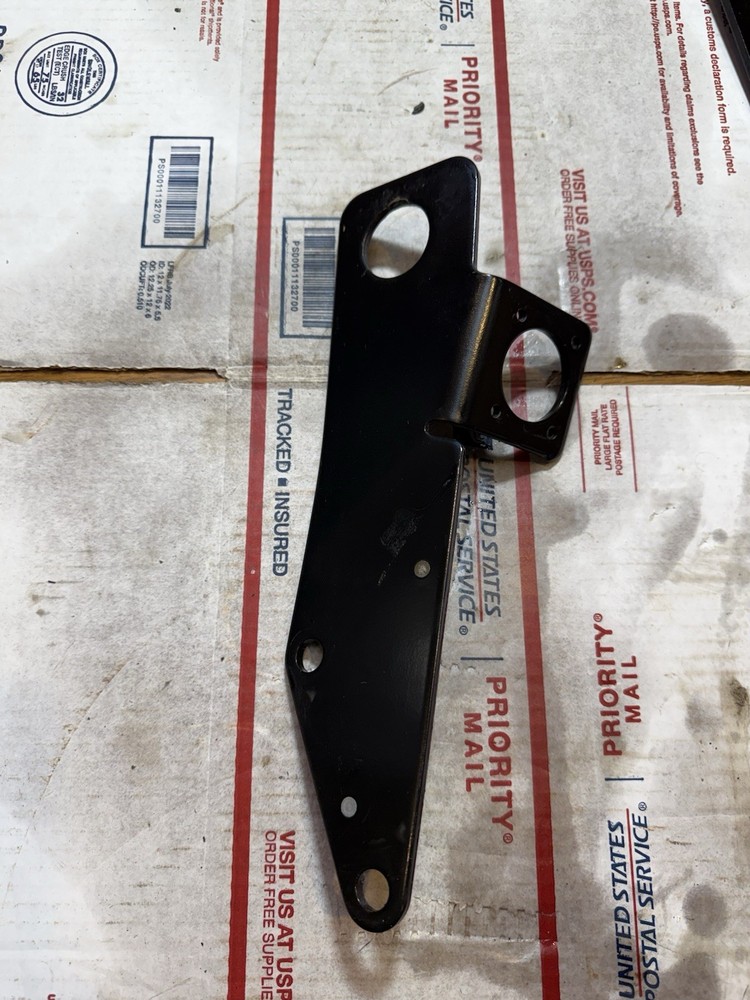 Mercruiser 454 MPI engine rear hook mount