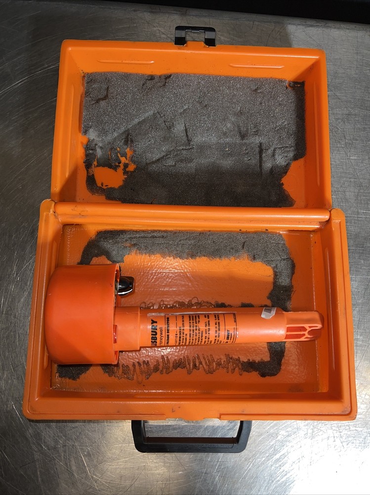 Salisbury Model 4244 AC Audio/Visual Voltage Detector