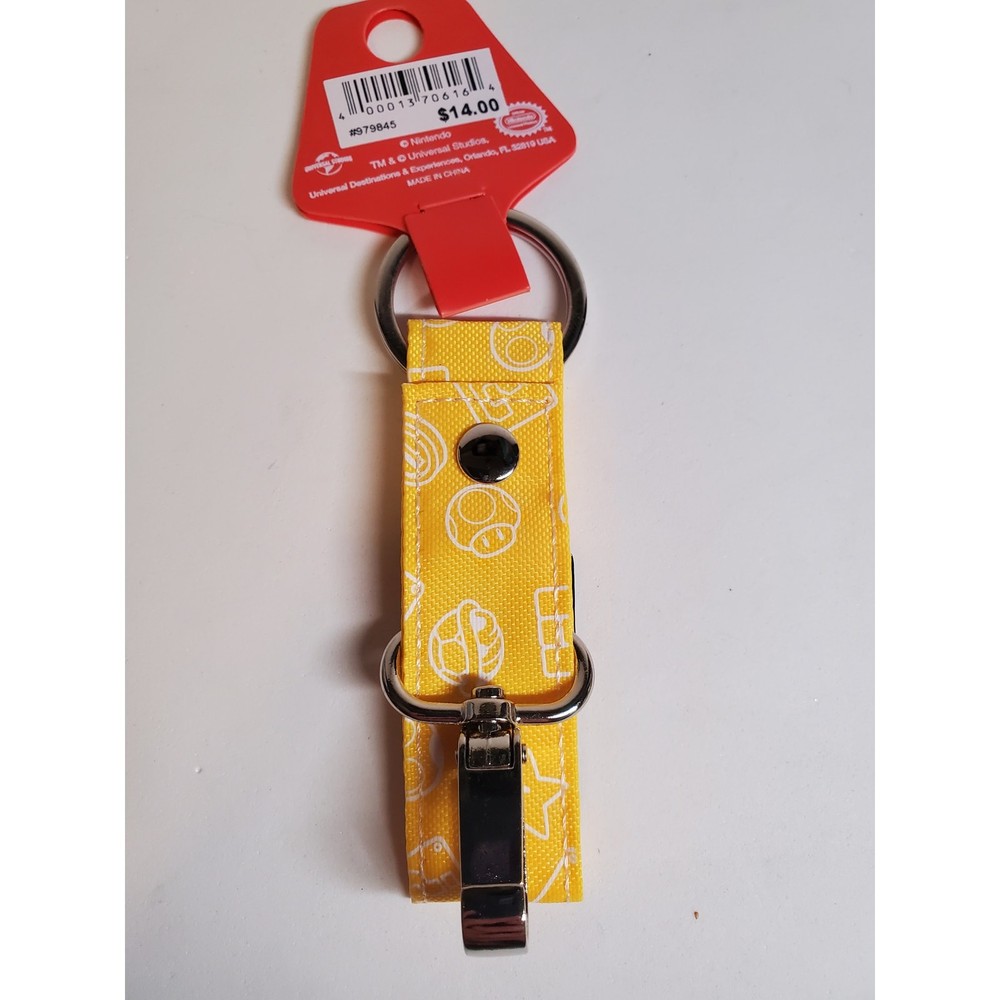 Universeal Studios Super Mario Keychain - 3"