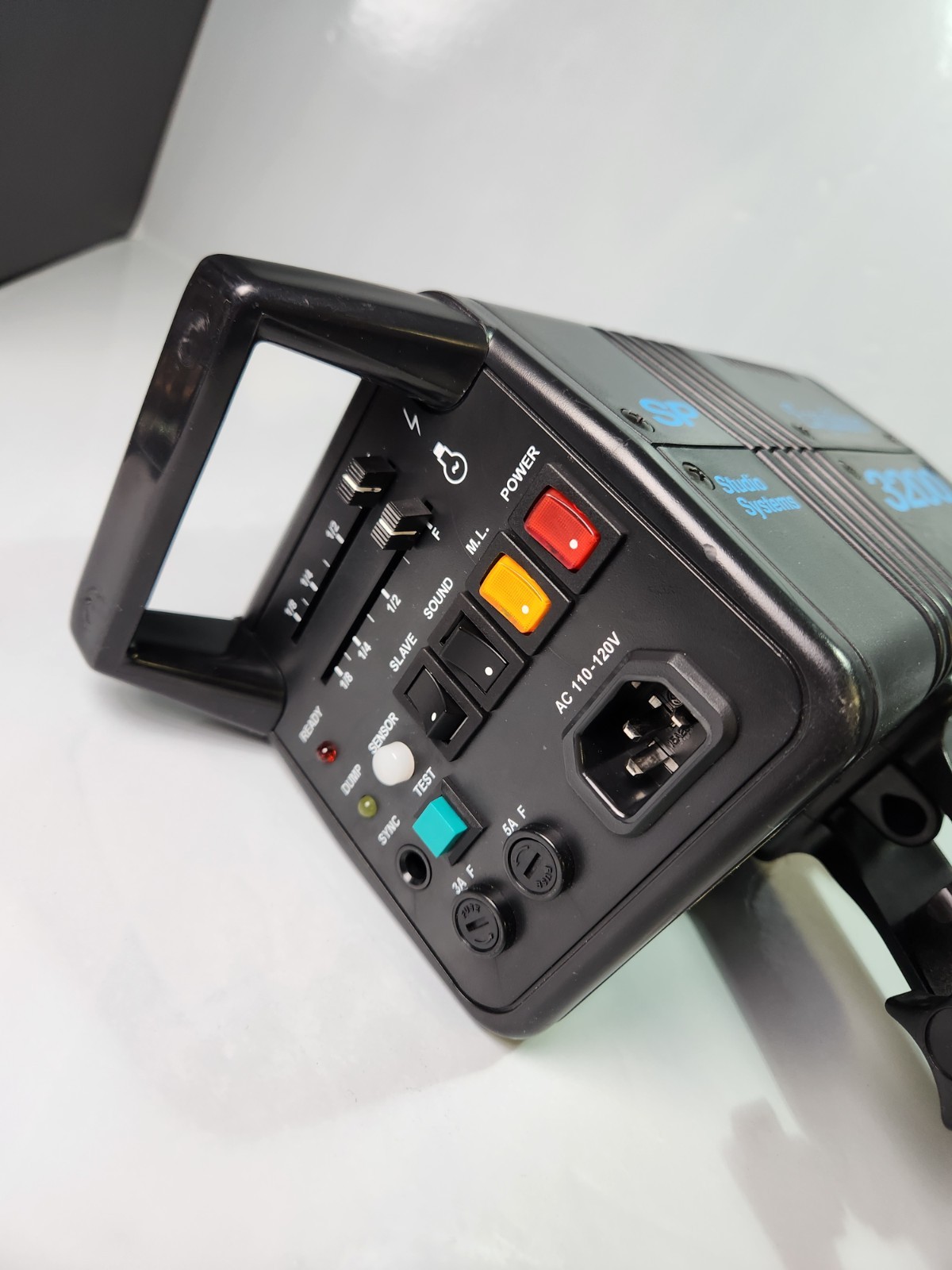 Sp Studio Systems Excalibur 3200 Light With Snoot