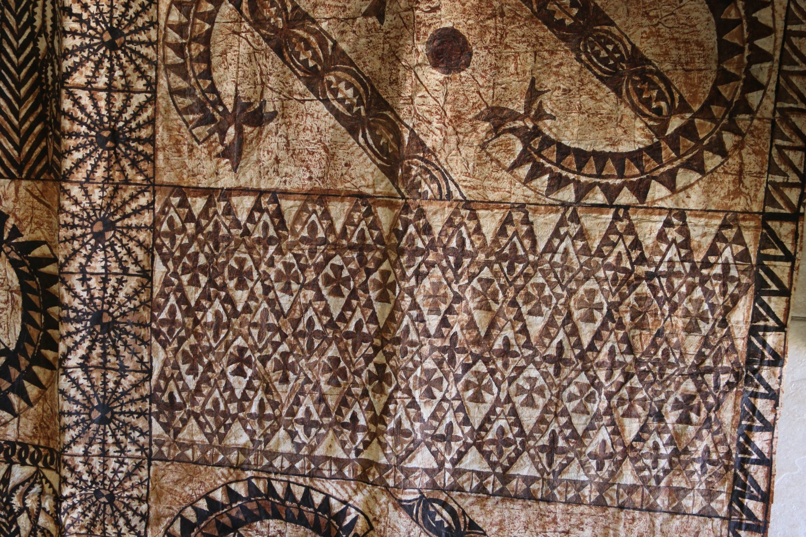 Huge Old Polinesian Tribal Hand Made Tapa Cloth 216cm x 196cm or 85inch x 77inch