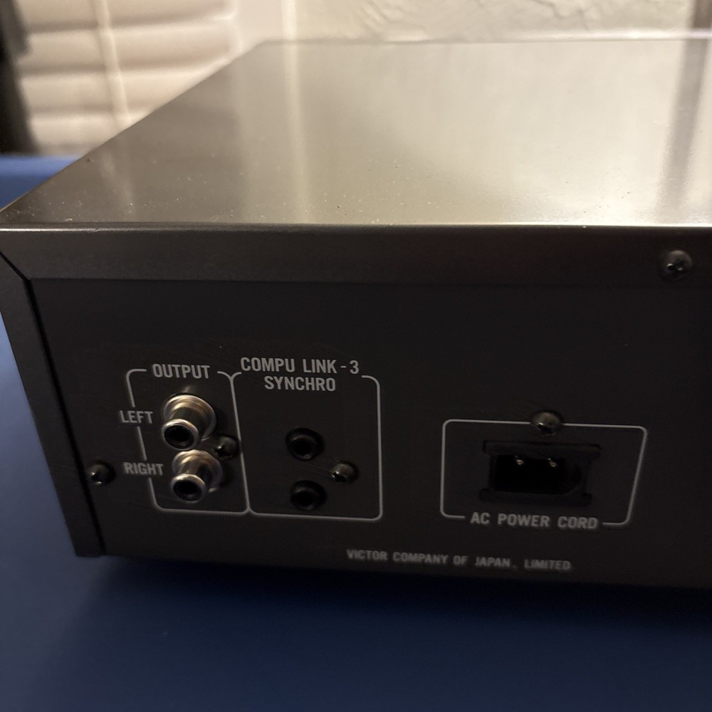 JVC XL-V161TN Compact Disc Player