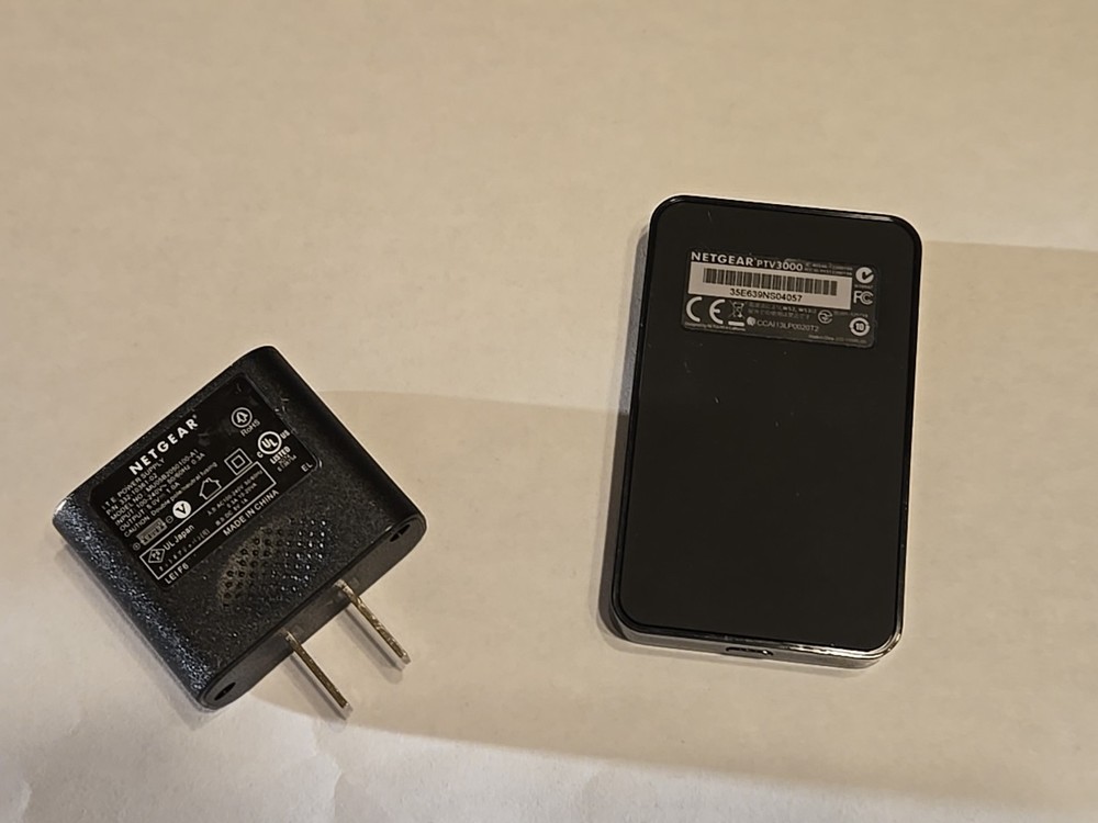 NETGEAR Push2TV Wireless Display HDMI Adapter with Miracast PTV3000 Untested