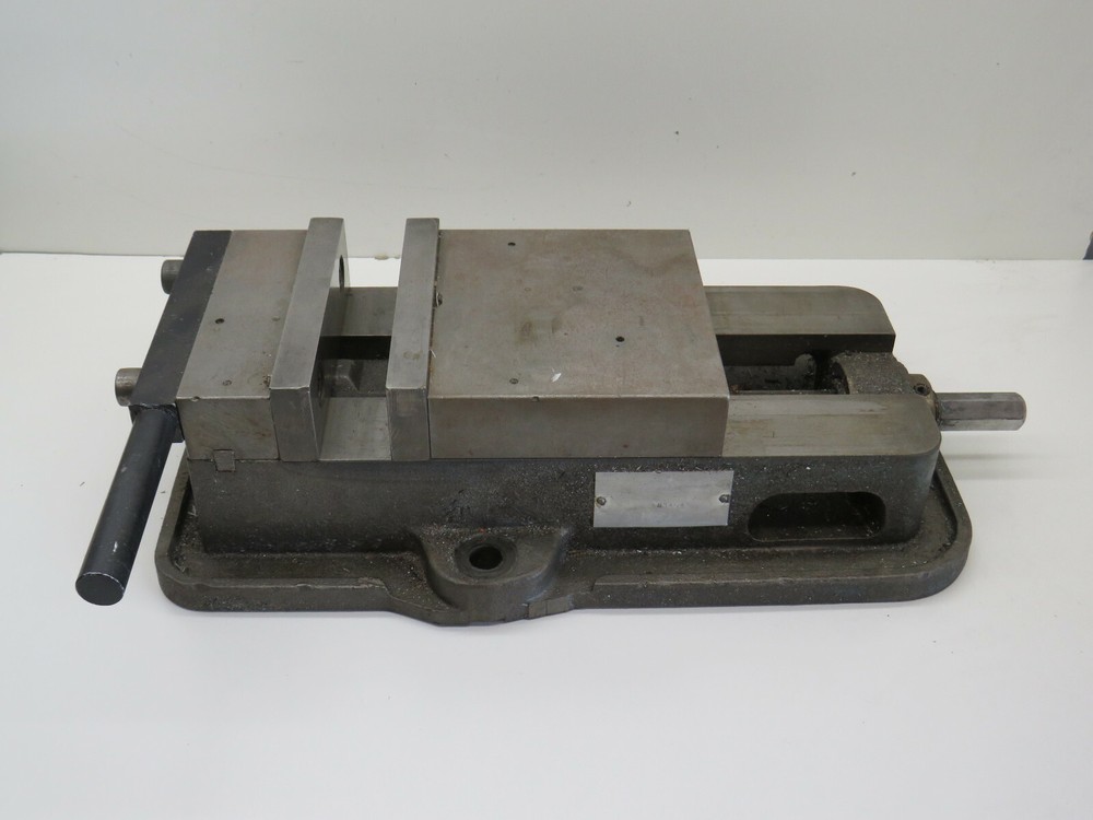 Kurt D60-1 Milling Machine 6" Vise, Missing Handle, 73lbs
