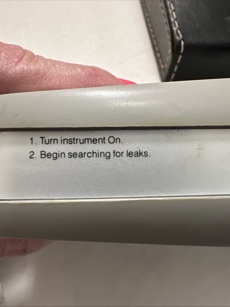 Vintage TIF Instruments Halogen automatic Leak Detector Model 5000 W Case Works