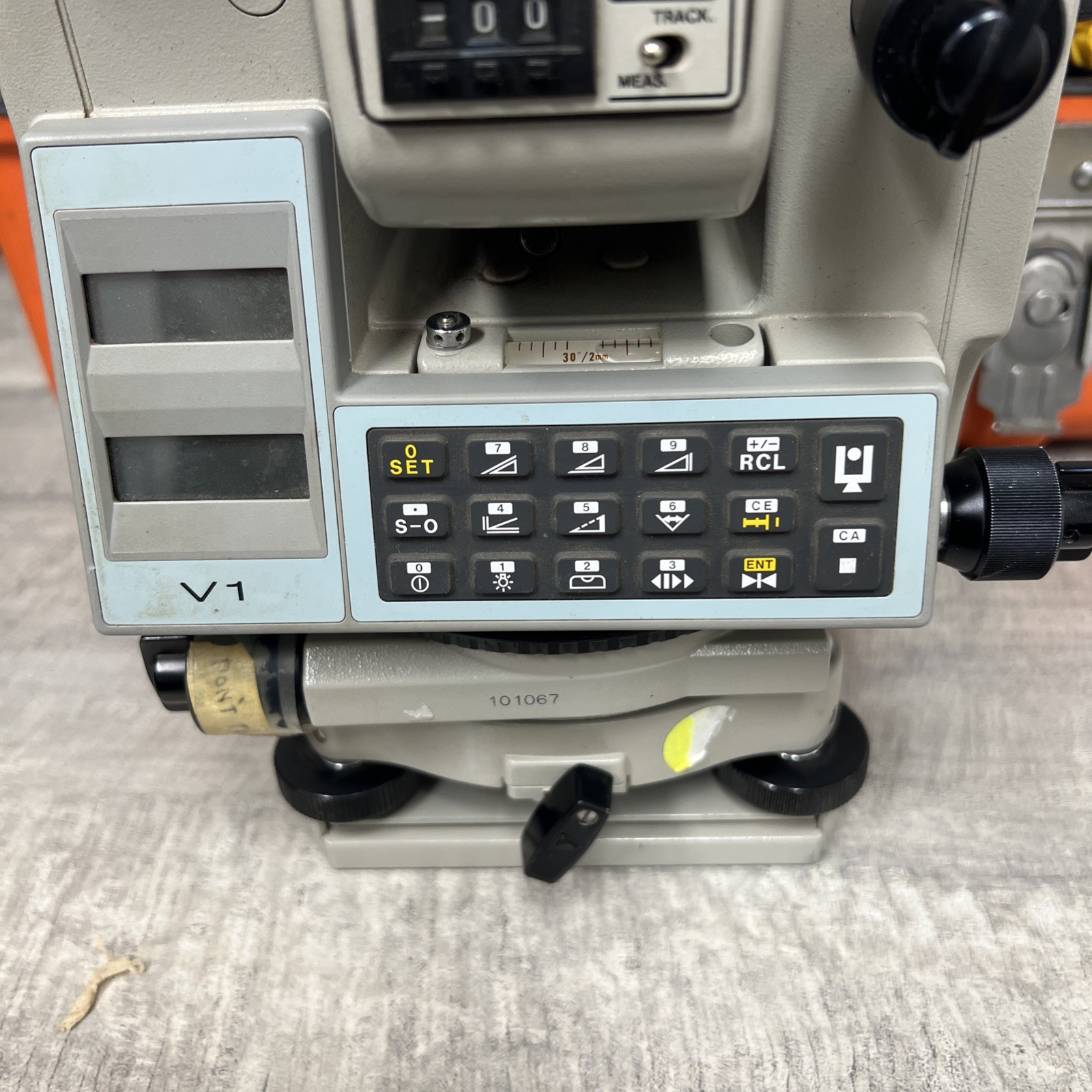 SOKKISHA LIETZ SET 4A SURVEY EQUIPMENT TOTAL STATION W/ BATTERIES AND CHARGER