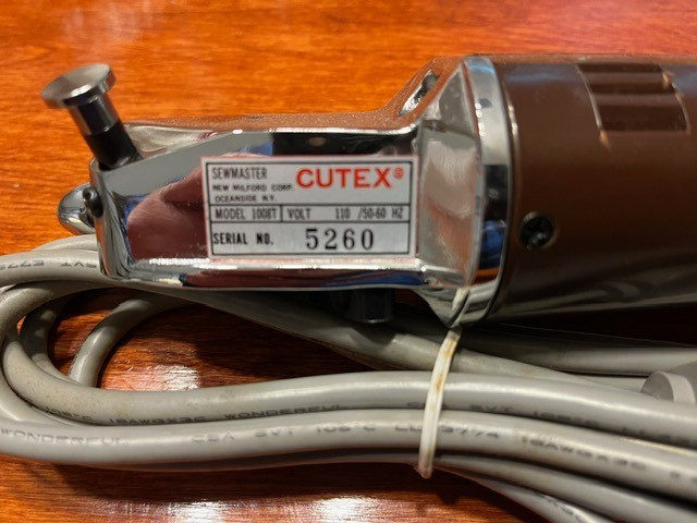 Cutex-Brown Mini Rotary Blade Fabric Cutting Machine, Octagonal