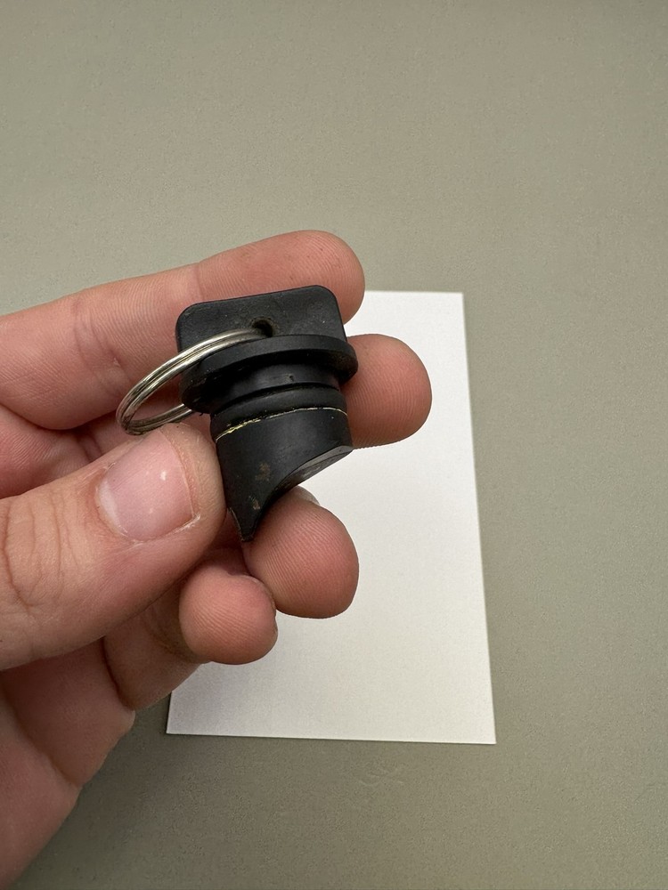 AGD Automag Power Feed Plug Black