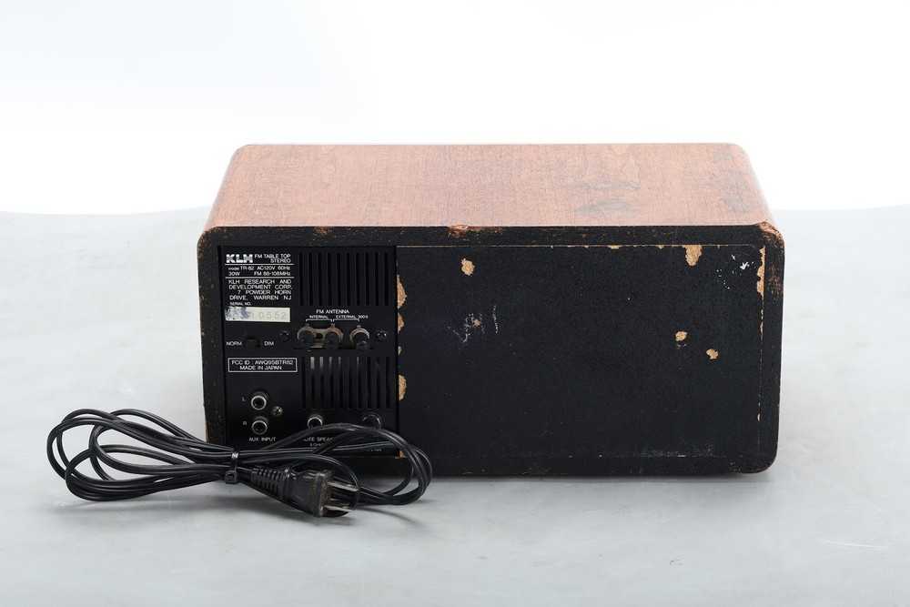 KLH TR-82 FM Tabletop Stereo System - Fair Condition