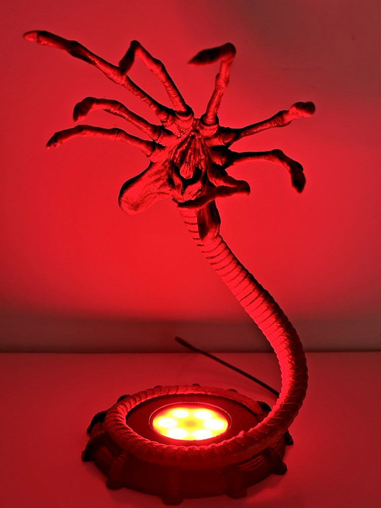 Alien Facehugger Lamp/Nightlight USB LED Remote Control 16 Colour