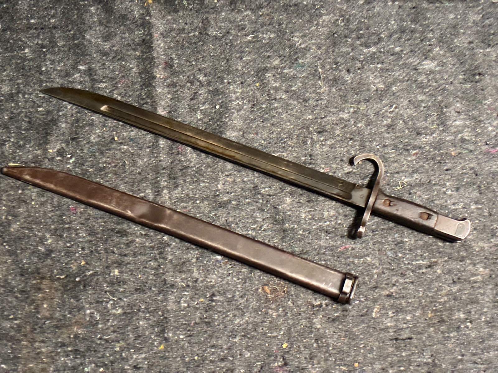 WW2 JAPANESE TYPE 30 ARISAKA BAYONET AND SCABBARD