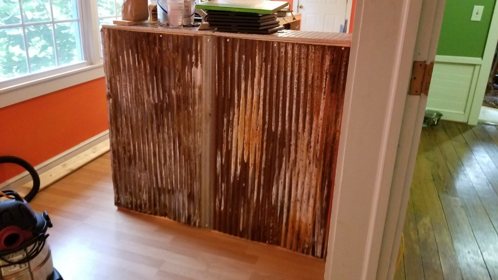 (30 sq.ft.) 5 pcs 3' x 2' MIX COLOR RECLAIMED CORRUGATED METAL BARN ROOFING TIN