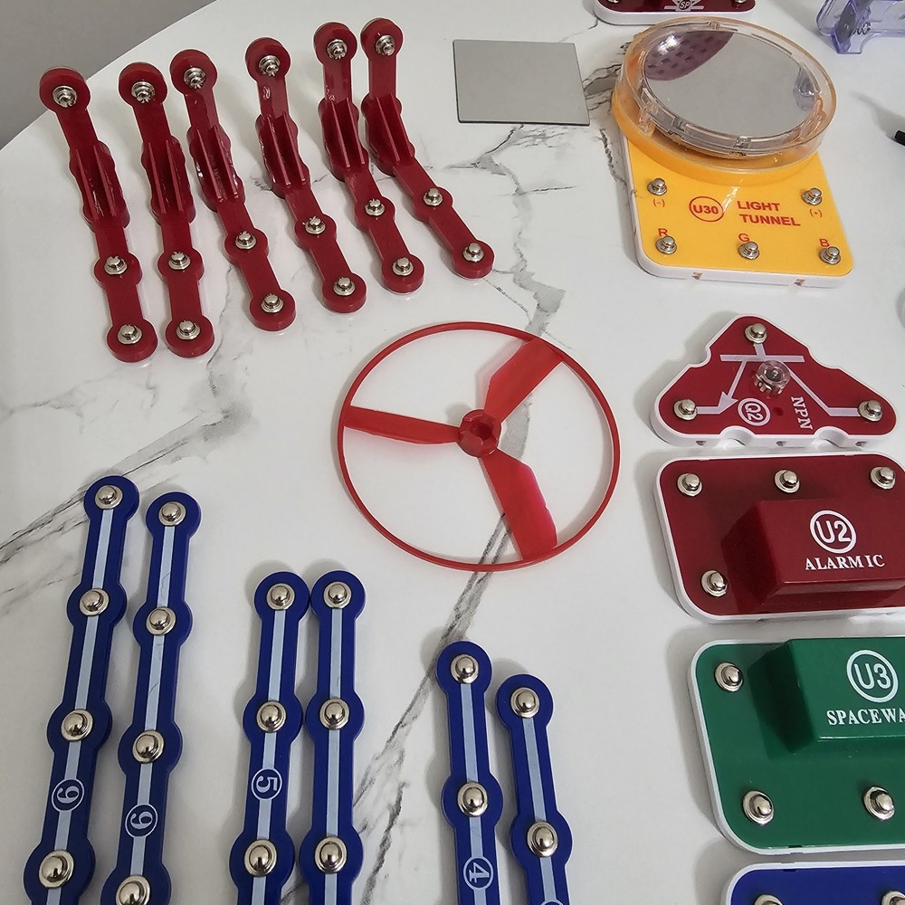 Elenco Snap Circuits Lot