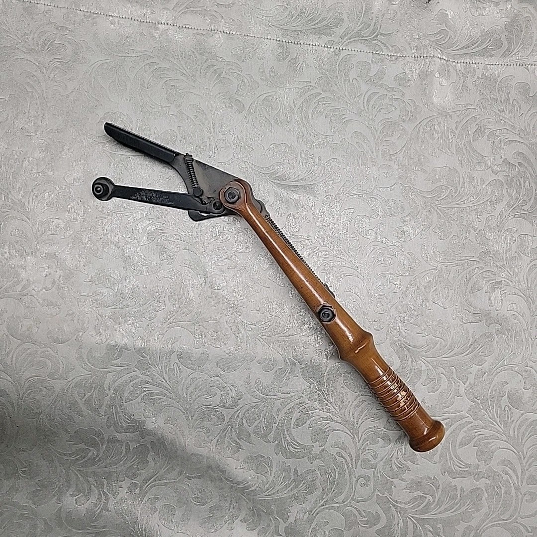 Remington Arms Co. Clay Pegion Target Skeet Thrower Collectible Vtg Shooting