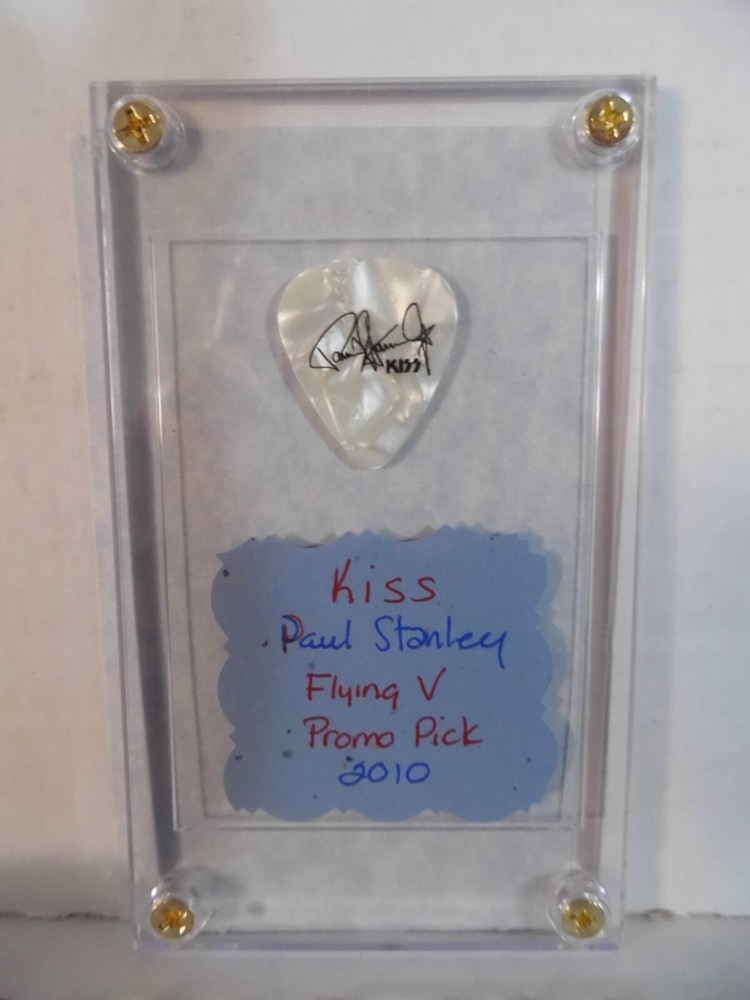 KISS~PAUL STANLEY~GUITAR PICK IN CASE~2010 READ DESCRIPTION (43)