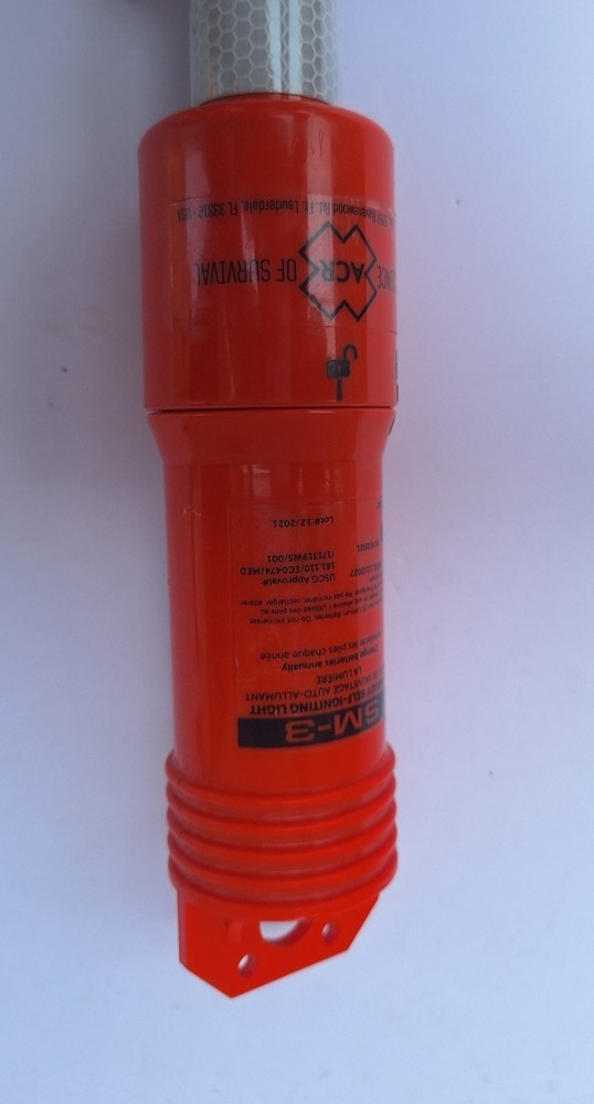 ACR SM-3 LIFEBUOY SELF-IGNITING LIGHT