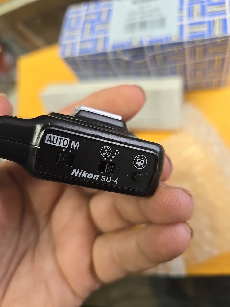 USED Nikon SU-4 Wireless Flash Controller