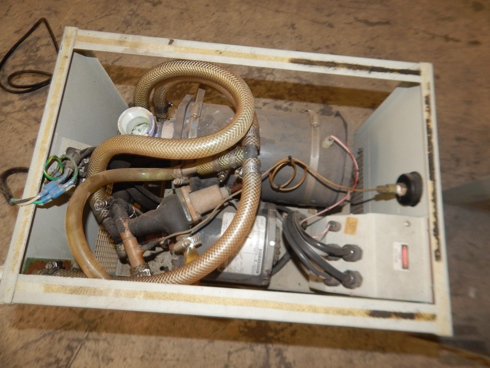 NESLAB CFT-33 REFRIGERATED RECIRCULATING CHILLER (#4575)