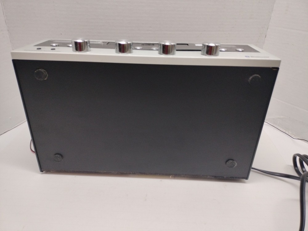 Bluetooth CD Player Stereo Receiver by Innovative Technology