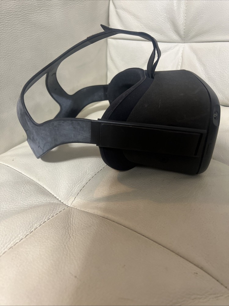 Meta Oculus Quest 1 VR 64GB Headset W/ Controllers & Case Charging Cable Tested