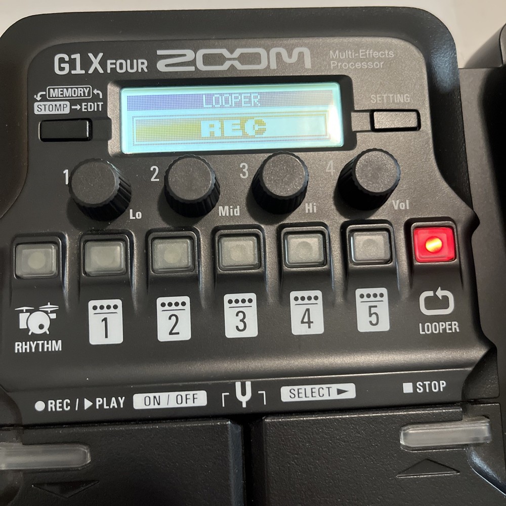 Zoom G1X FOUR Multi-effects Processor with Expression Pedal