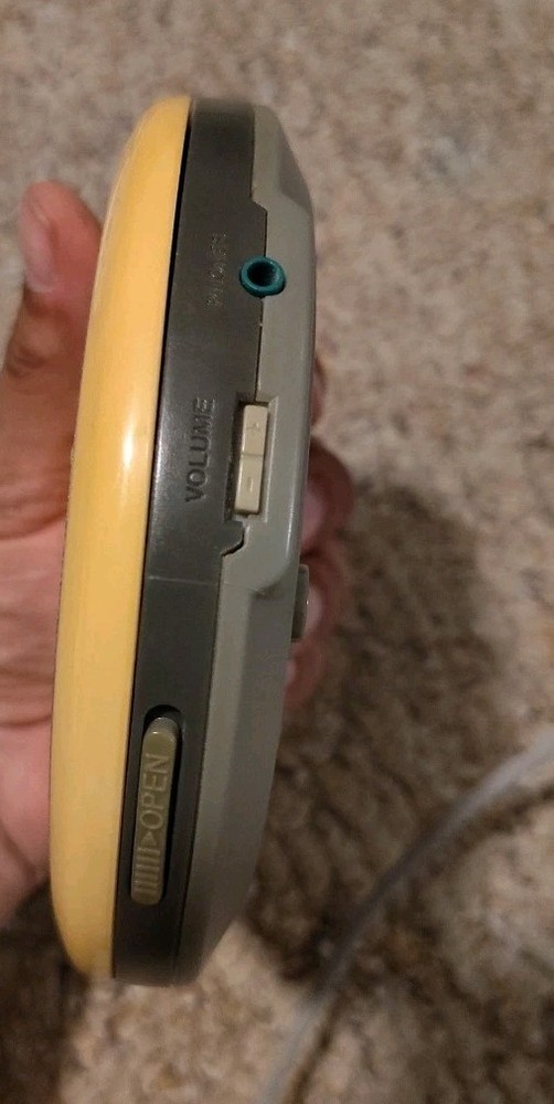 GPX CDP1805 - Portable CD Player Working