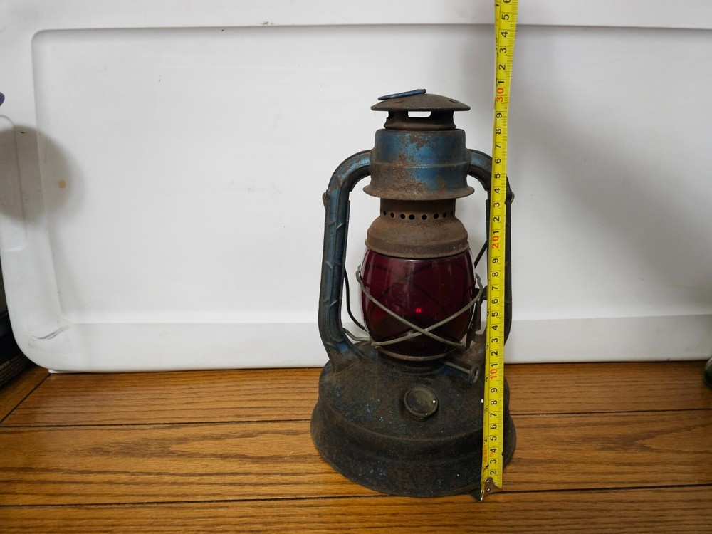 VINTAGE DIETZ #100 LANTERN RED GLOBE COMPLETE