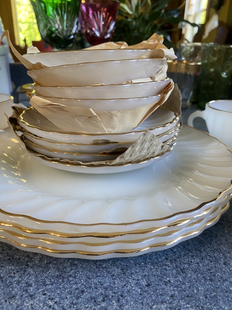 ANCHOR HOCKING GOLDEN SHELL DINNER SET 16 pc NOS