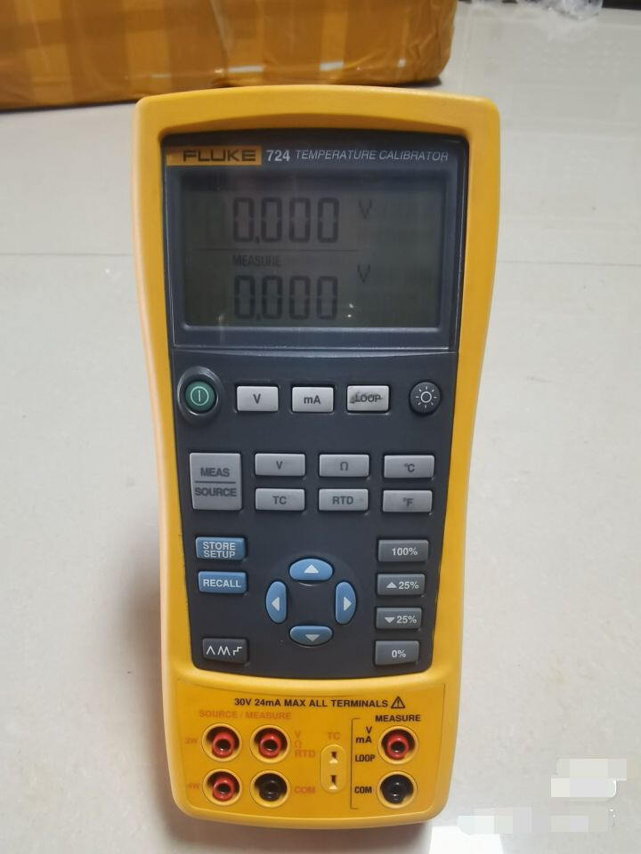 Fluke 724 Process and Temperature Calibrator