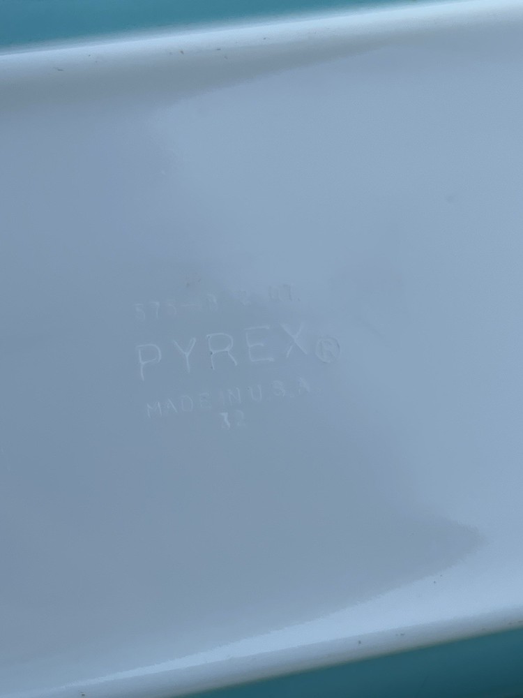 Vintage PYREX ~ 2 Quart Turquoise SNOWFLAKE ~ Rectangular Baking Dish ~ 575-B 🤩