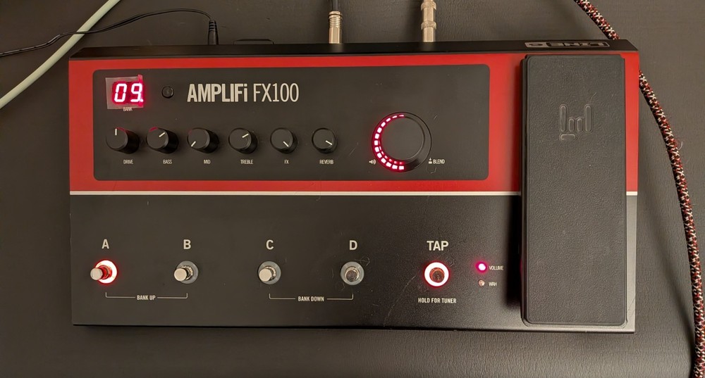 Line 6 FX100 Multi-Effects Guitar Effect Pedal - Amp Sim