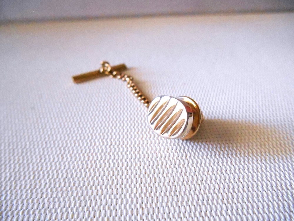 DANTE Goldtone Oval Lined Tie Tack