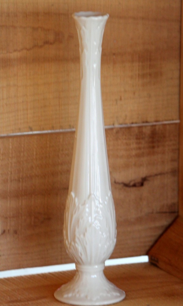 Woodland Pattern Leaf Embossed Tall Bud Vase