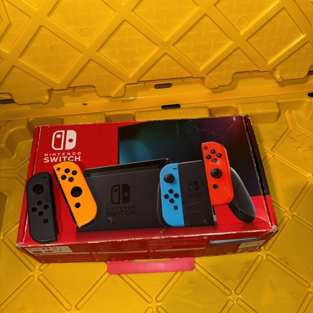 Nintendo Switch 32GB Console 4 Controllers & Accessories 256GB USED